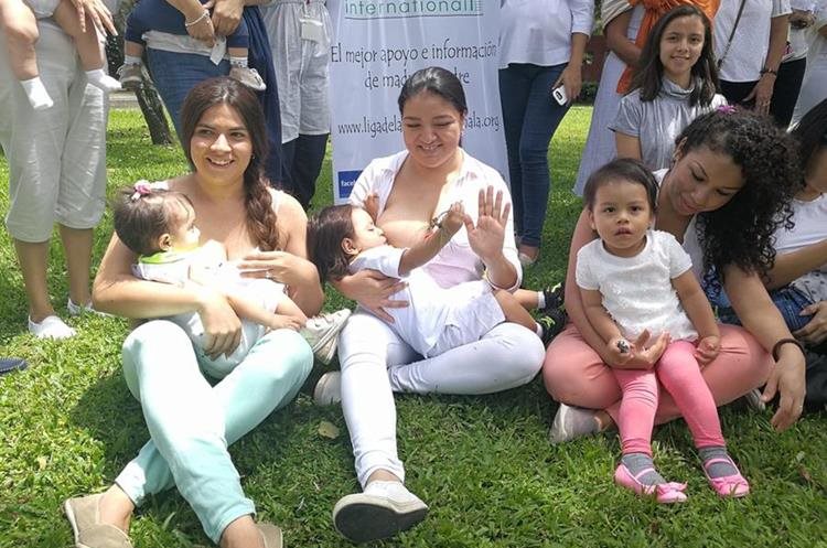 La actividad busca promover la lactancia materna. (Foto Prensa Libre: Brenda Martínez)