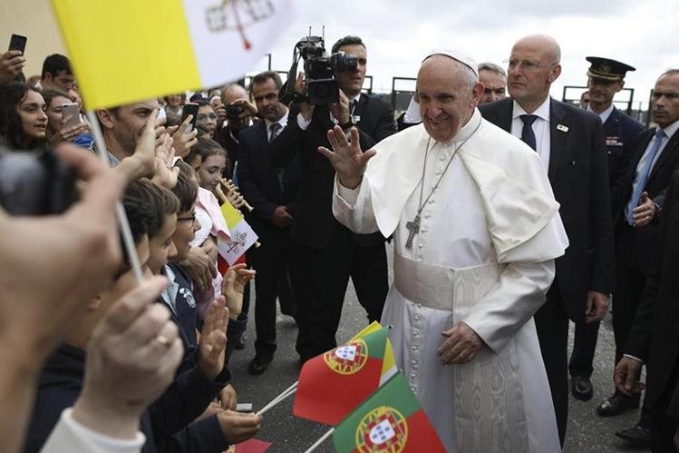 Papa canoniza a pastorcitos de Fátima