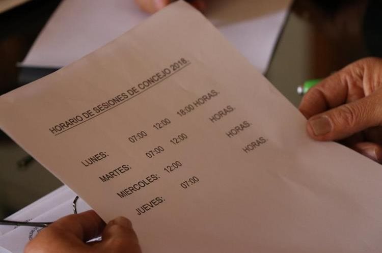 Durante la primera reunión del año se establecieron horarios de reuniones. (Foto Prensa Libre: María Longo)