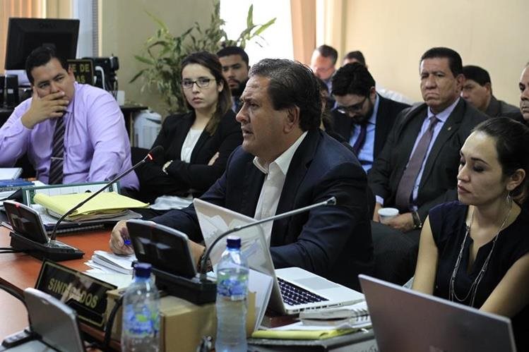 Gustavo Alejos también permanece internado por supuestos problemas de salud. (Foto Prensa Libre: Hemeroteca PL)