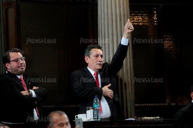 Diputado Roberto Villate acciona contra jueza y consigue retrasar antejuicio. (Foto Prensa Libre: Hemeroteca PL) 