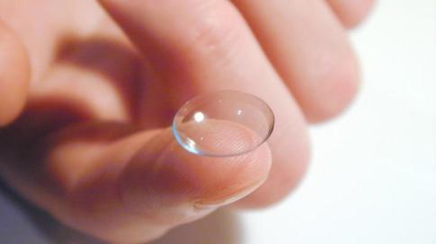 El 85% de los casos de queratitis por Acanthamoeba en Reino Unido están relacionados con los lentes de contacto.