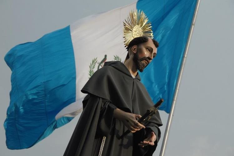 Capuchinos bendicen a los animales en su día