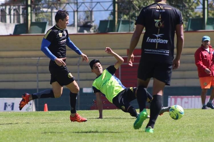El uruguayo Gerardo Vonder Putten es uno de los refuerzos de los leones para este torneo. (Foto Prensa Libre: Raúl Juárez)