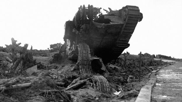 El barro se tragó soldados, caballos y tanques de guerra.