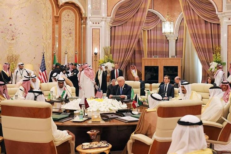 Trump recibió una cálida bienvenida en Arabia Saudita