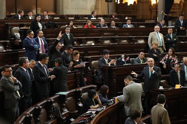 ComisiÃ³n busca que todos los pagos de fin de aÃ±o se unifiquen para los diputados. (Foto Prensa Libre: Esbin GarcÃ­a)