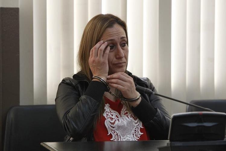 Julia Herminia Cervantes es condenada a 25 años de prisión inconmutable por parricidio, al ser declarada responsable de la muerte de su cónyuge Allan Gary Vargas