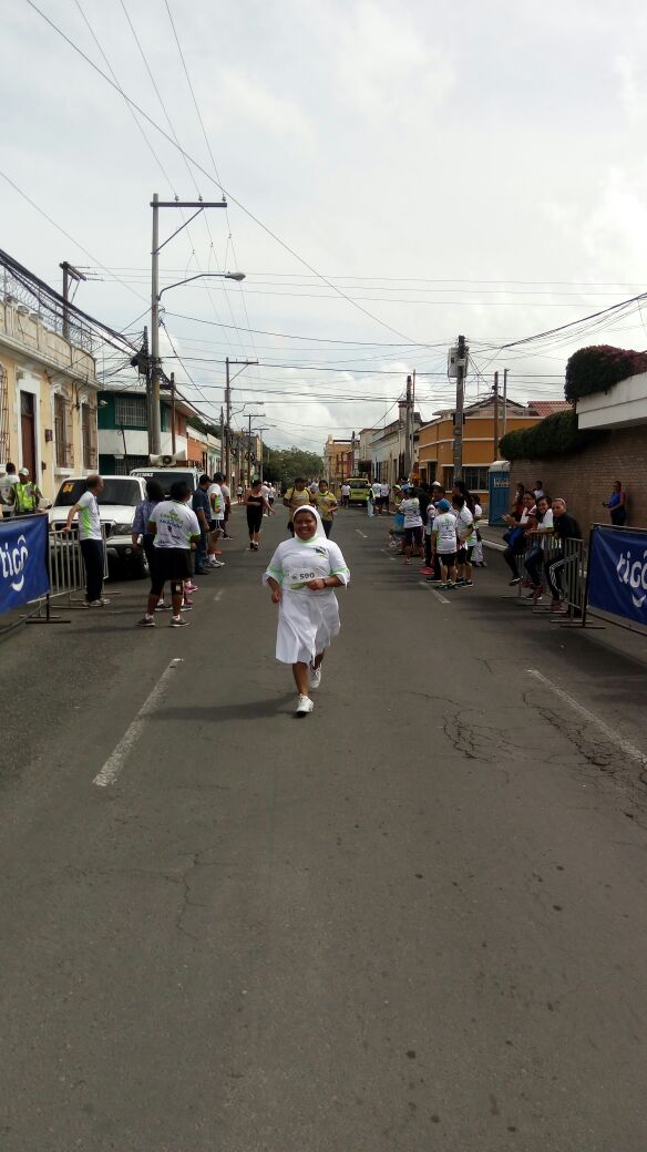 La religiosa participó del evento que se efectuó este domingo. (Foto Prensa Libre: Cortesía)