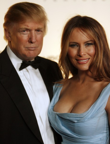 La bella modelo, de 1.80 metros y ahora de 46 años, conoció al multimillonario Donald Trump en una fiesta durante la Semana de la Moda de Nueva York, con quien se casó en el 2005. (Foto Prensa Libre: AP).