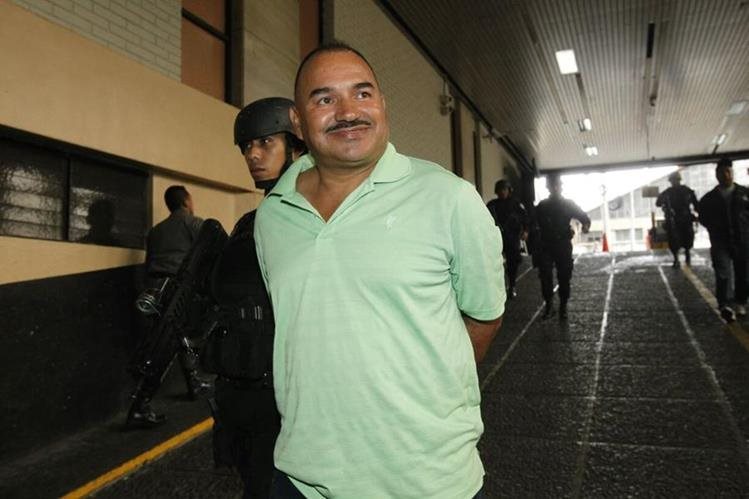 Marco Baudilio Godoy Trujillo es ingresado a la Torre de Tribunales, en la capital. (Foto Prensa Libre: Hemeroteca PL).